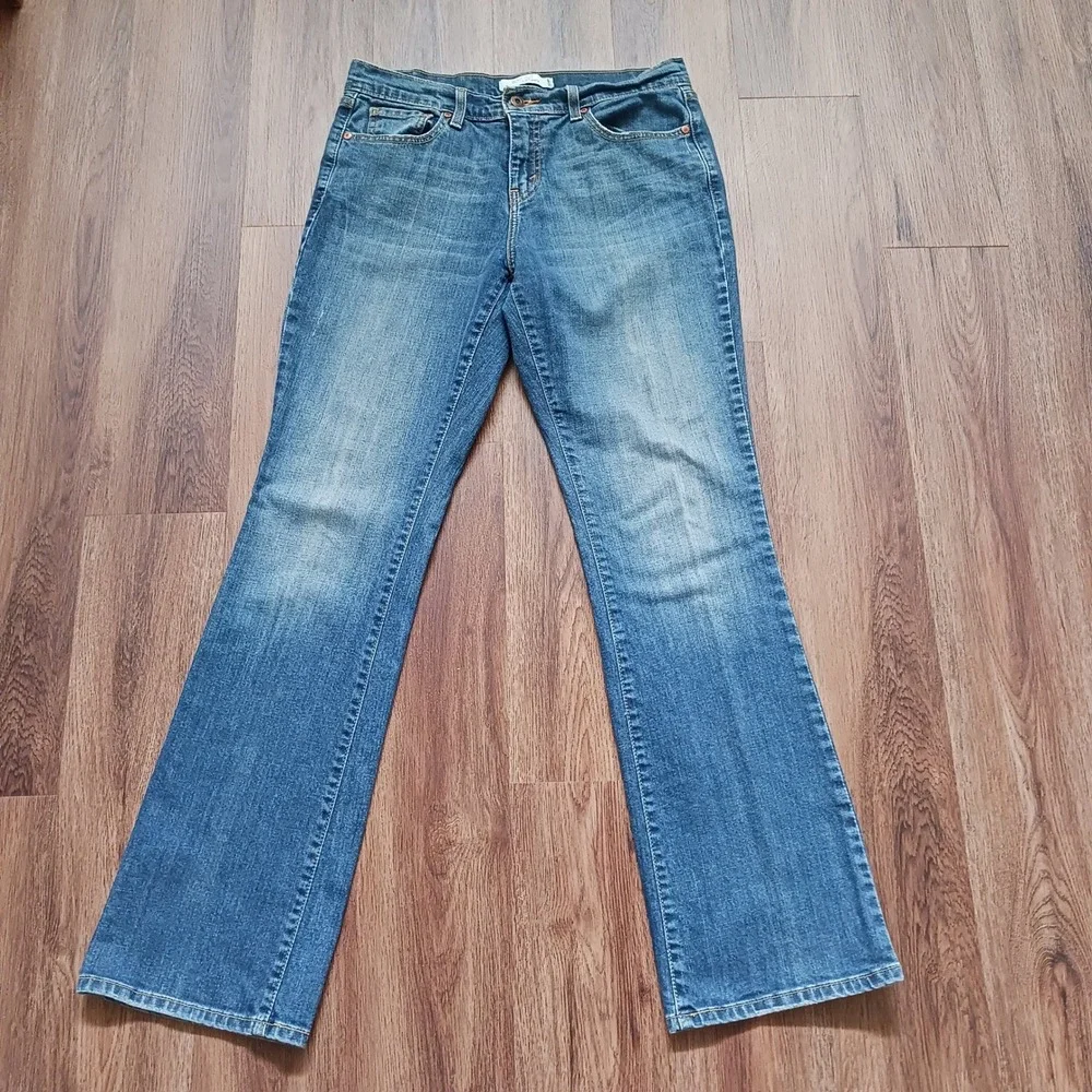 Levis 515 Bootcut Jeans Womens 8 L Distressed Flap Pocket Studded Denim 31 x 32